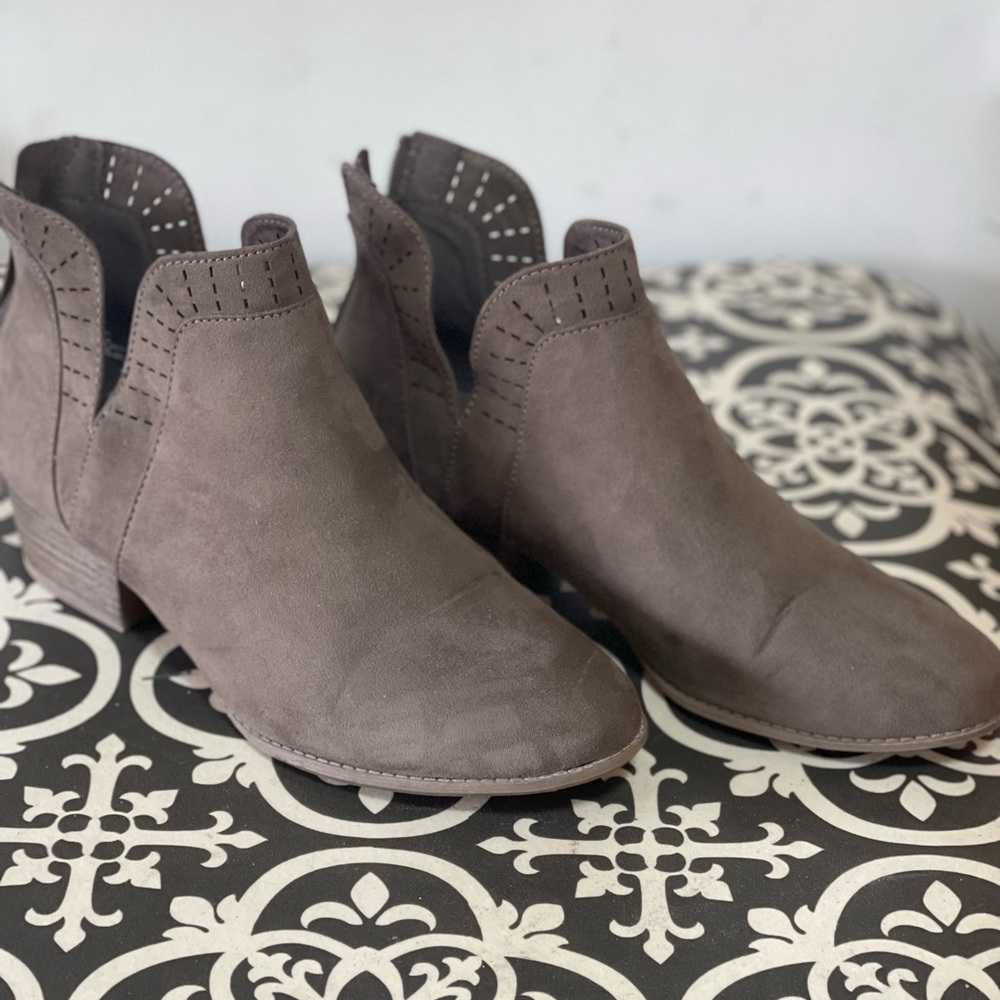 Brown/grey Booties